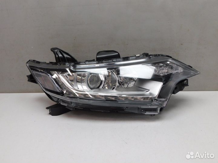Фара правая Mitsubishi Outlander