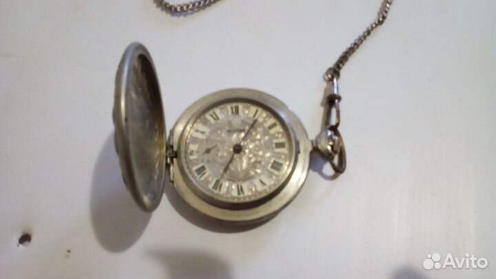 Часы механические Молния