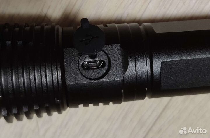 Мощный фонарик XHP 50.2