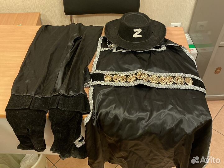 Продам новогодний комтюм zoro на мальчика 6-8 лет