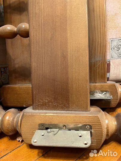 Кровать деревянная с резьбой разобранная