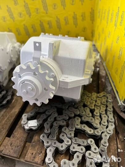 Редуктор реверсивный автобетоносмесителя сб-92