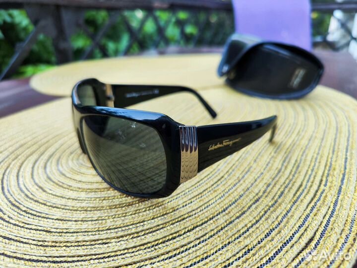 Солнцезащитные очки женские Salvatore Ferragamo