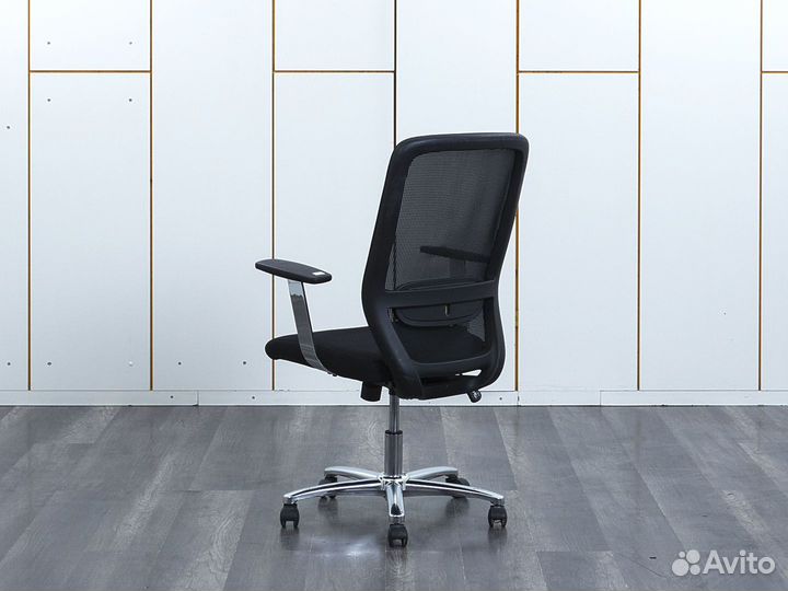 Офисное кресло