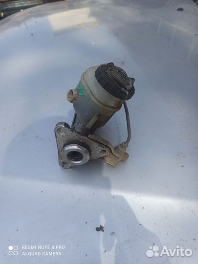 Главный тормозной цилиндр Toyota Corolla E100