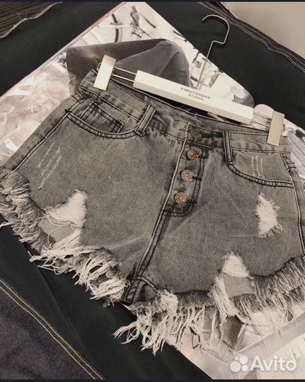 Джинсовые шорты