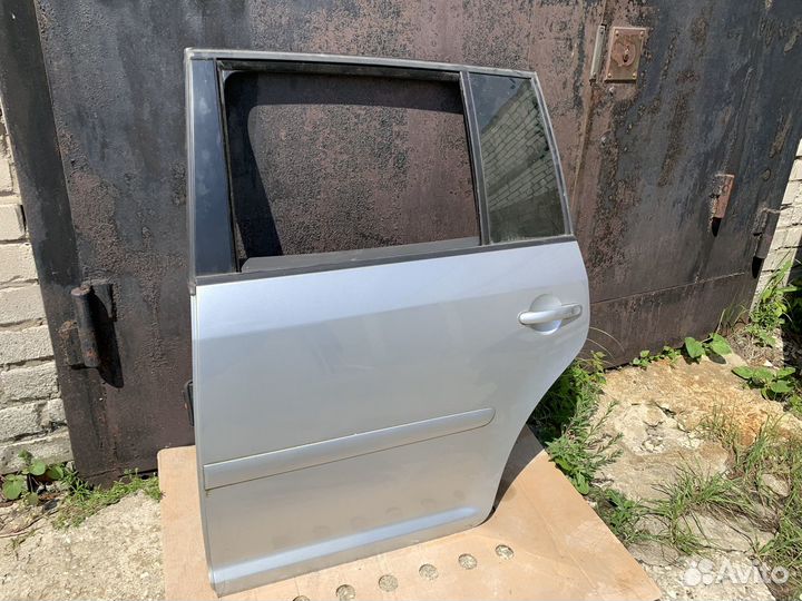 Дверь задняя левая на volkswagen touran