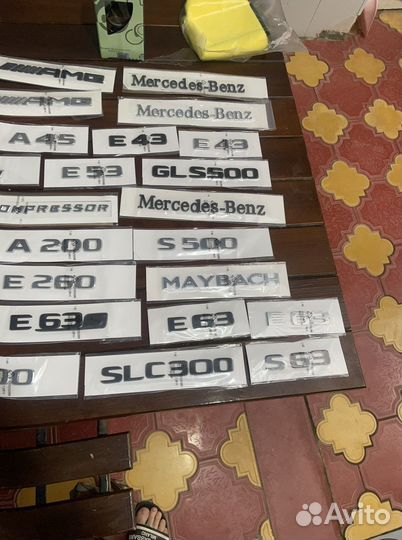 Шильдик на mercedes
