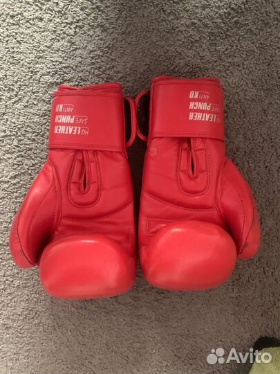 Боксерские перчатки 10 oz clinch