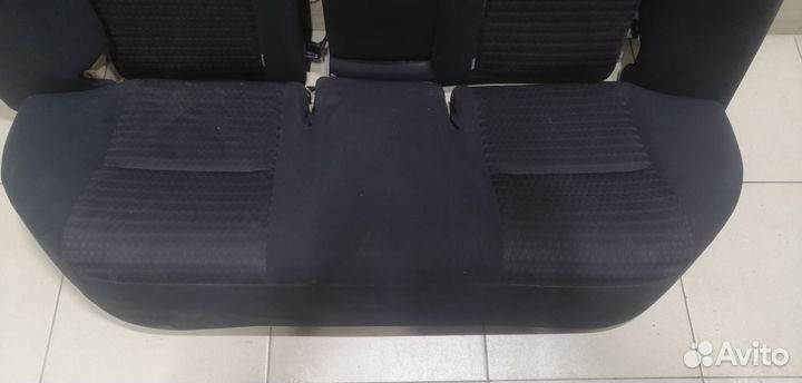 Сиденье заднее Corolla E15 2006-2013