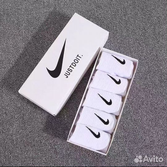 Носки в подарочной упаковке Nike и Tommy Hilfiger