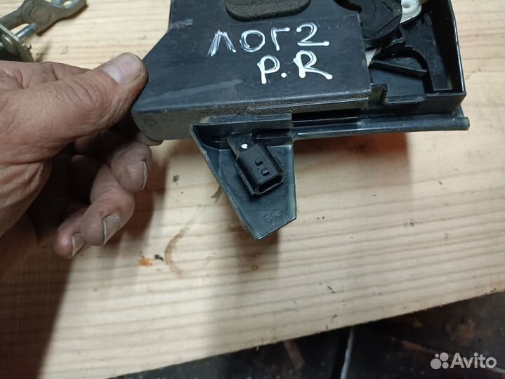 Замок передней правой двери Renault Logan 2