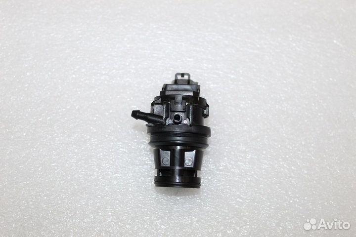 Prado 150 Моторчик омывателя лобового Оригинал 09