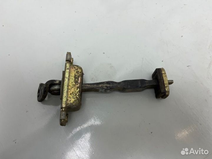 Ограничитель двери задний правый Hyundai Sonata IV