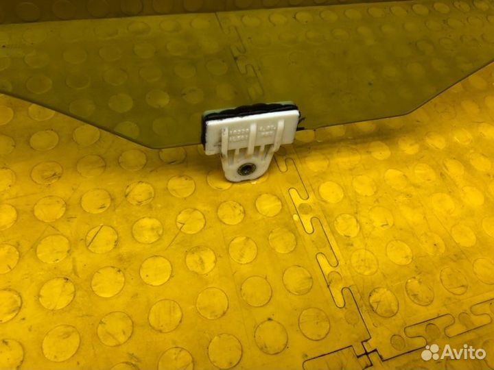 Стекло двери переднее левое Nissan X-Trail T31