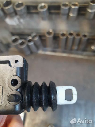 Активатор замка багажника Renault Dacia LADA