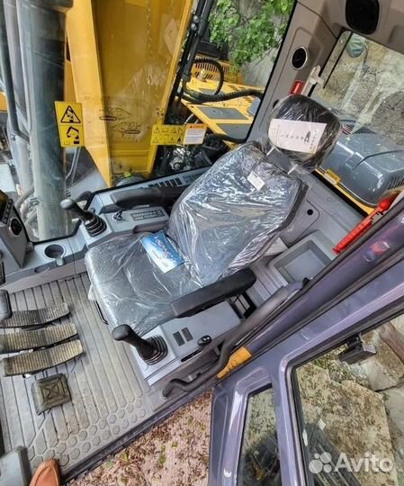 Колёсный экскаватор XCMG XE180WD, 2023