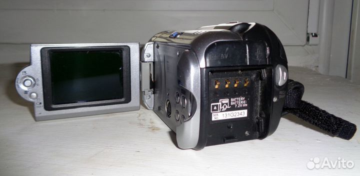 Видеокамеру JVC HDD продам