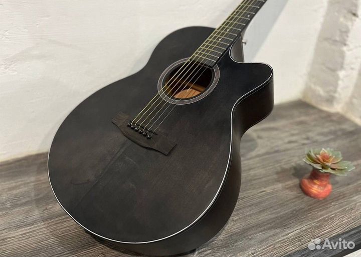 Гитара с чехлом