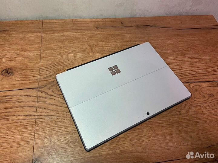 Microsoft surface pro 6 i5/8/128/QHD/IPS