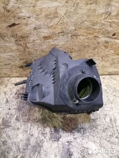 Корпус воздушного фильтра Audi Allroad C6 3.2