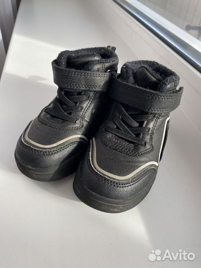 Кроссовки утепленные детские