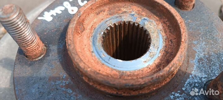 Поворотный кулак, ступица Митсубиси Лансер 10