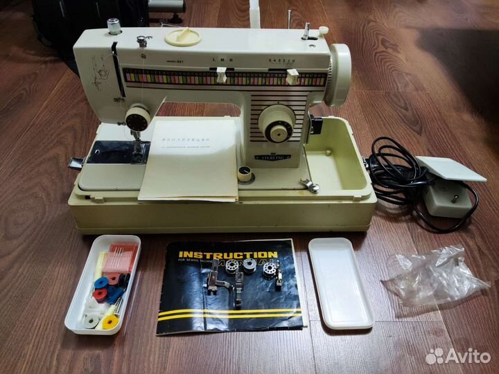 Швейная машинка Sterling 821
