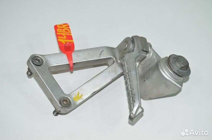 Подножка пассажира правая Kawasaki ZX-9R ZX900B