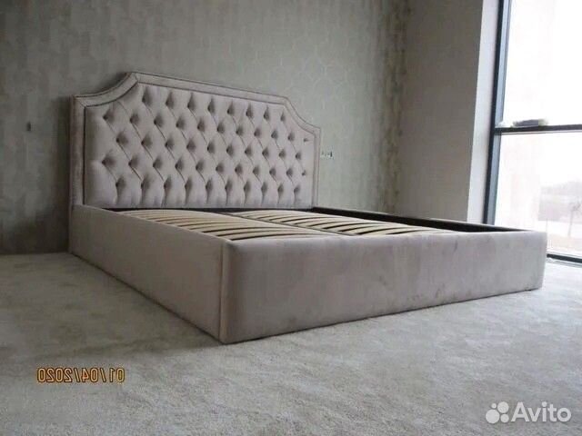 Кровать с подъёмным механизмом