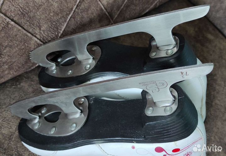 Хоккейные коньки bauer