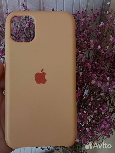 Чехолы на iPhone 11
