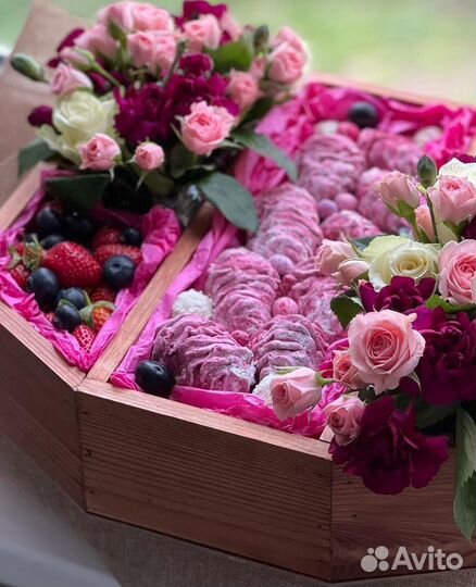 Подарочный ящик бокс корзина