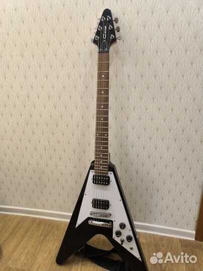 Электрогитара Caraya E235BK. Flying V