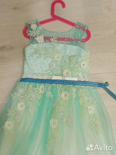 Нарядное платье