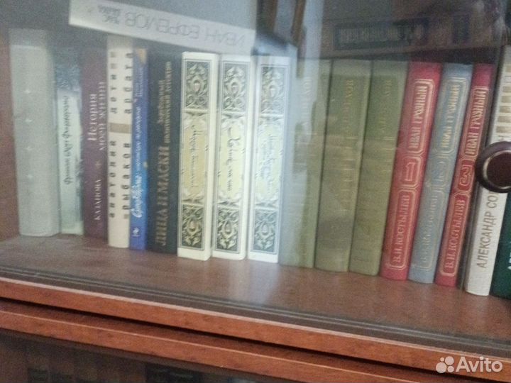 Книги с полками