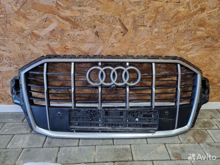 Решетка радиатора Audi Q7 4M рестайлинг
