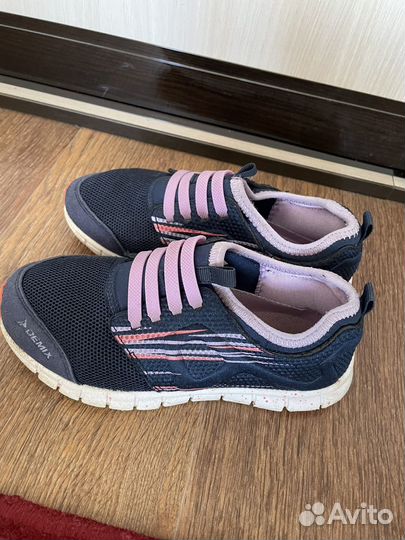 Кроссовки для девочки