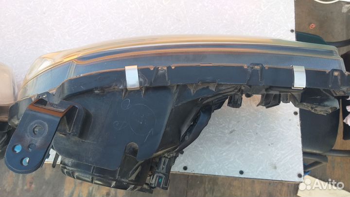 Фара передняя nissan cube Z12