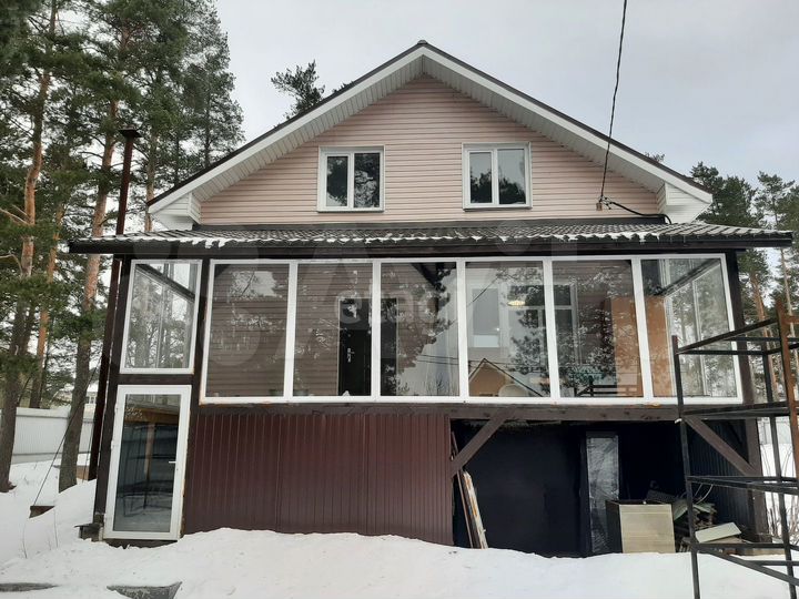 Коттедж 210 м² на участке 6,5 сот.