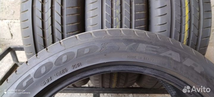 Goodyear EfficientGrip 235/45 R19