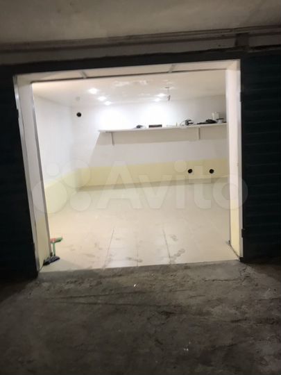 Гараж, > 30 м²