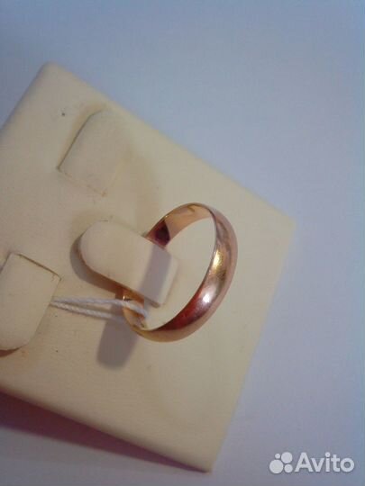 Золотое кольцо 585 вес:1,92г. р-р18 (6662)