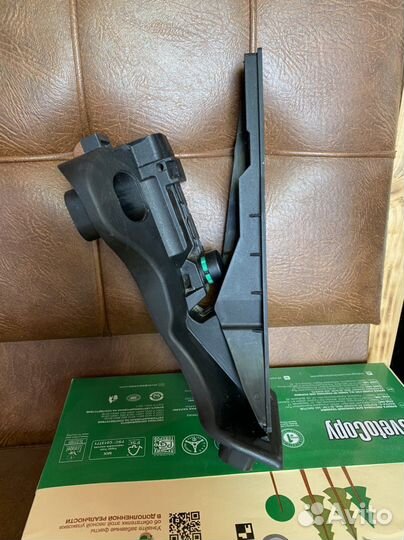 Педаль газа шкода