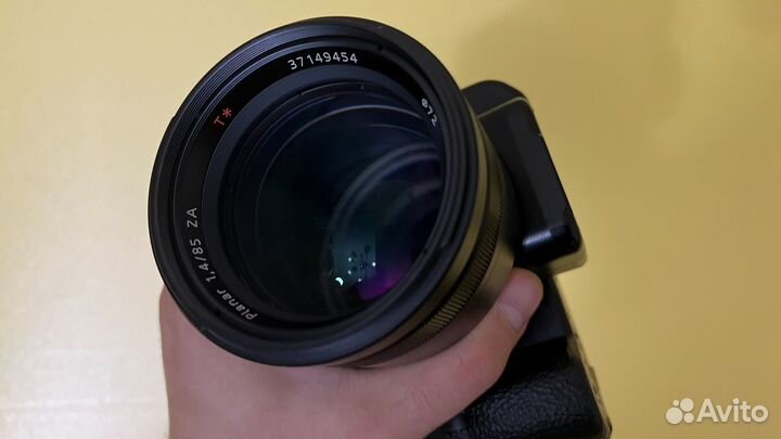 Sony A7R ii + LA-EA4 + Carl Zeiss 85mm f/1.4