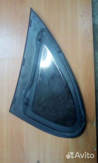 Заднее правое стекло глухое Opel Vectra B 90464368