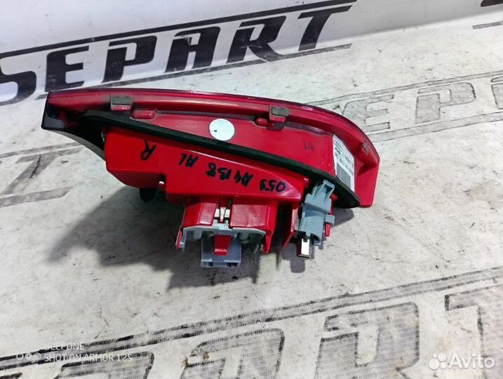 Фонарь в крышку багажника задний правый Audi A4