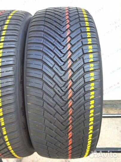Continental AllSeasonContact 215/45 R18 93V