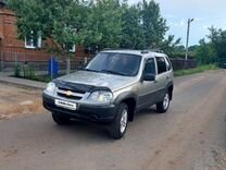 Chevrolet Niva 1.7 MT, 2010, 145 000 км, с пробегом, цена 437 000 руб.