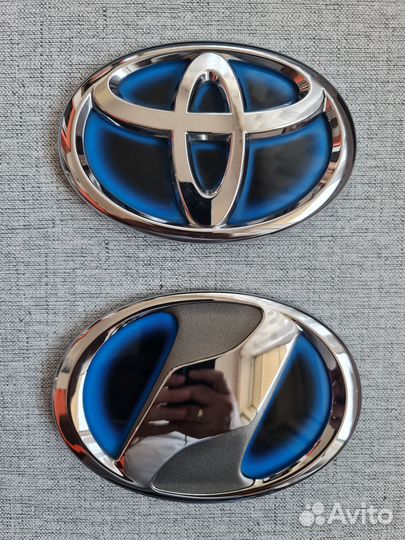 Эмблема Toyota